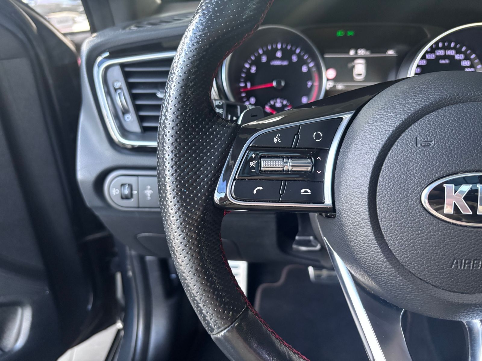 Fahrzeugabbildung Kia ProCeed GT PANO LED NAVI