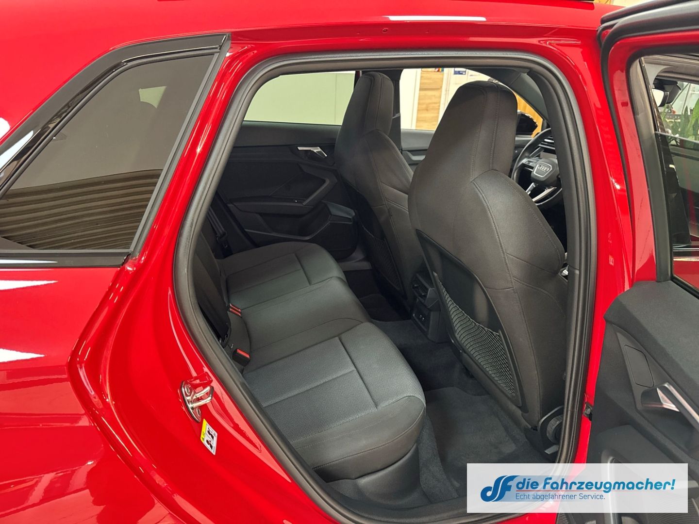 Fahrzeugabbildung Audi A3 Sportback 40 TFSI quattro S line El. Panodach