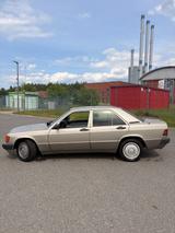 Mercedes-Benz 190 - Mercedes-Benz 190 mit Diesel-Antrieb
