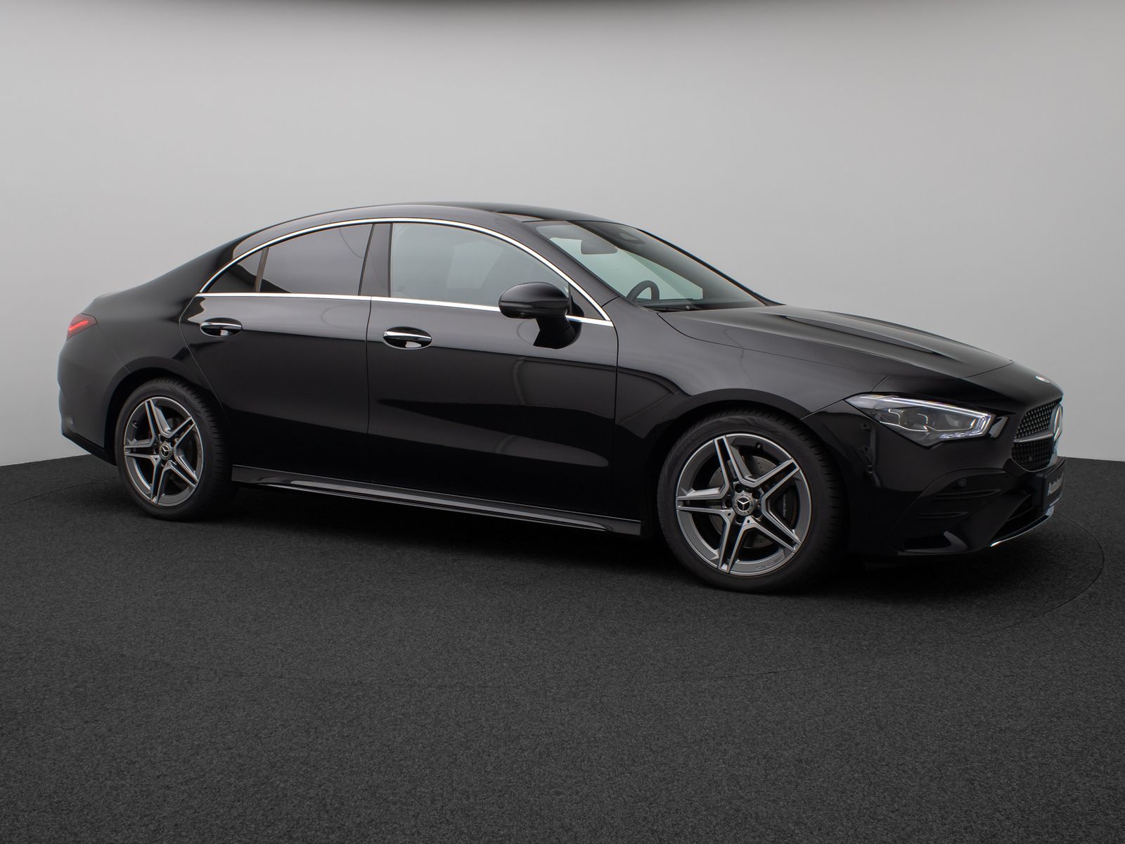 Fahrzeugabbildung Mercedes-Benz CLA 200d AMG Line Panorama 360°Lenkrhzg Komfort