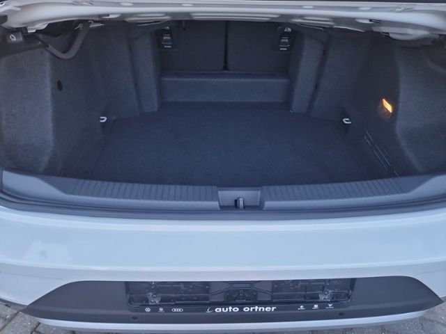 Fahrzeugabbildung Volkswagen T-Roc Cabriolet Move 1,5 TSI KAMERA AHK NAVI MAT
