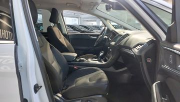 Ford S-Max - 11