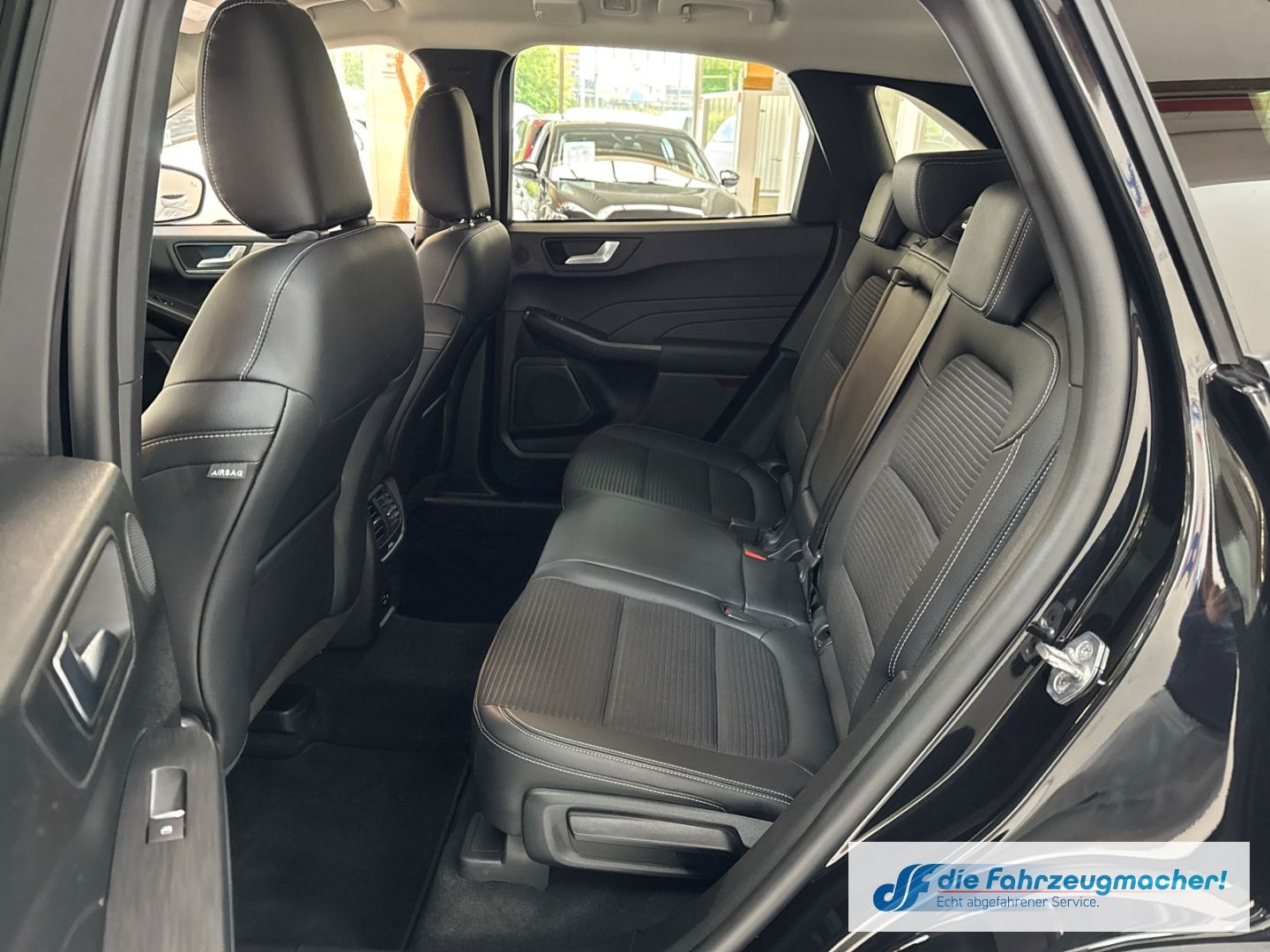 Fahrzeugabbildung Ford Kuga Titanium X HUD Navi Digitales Cockpit Sound