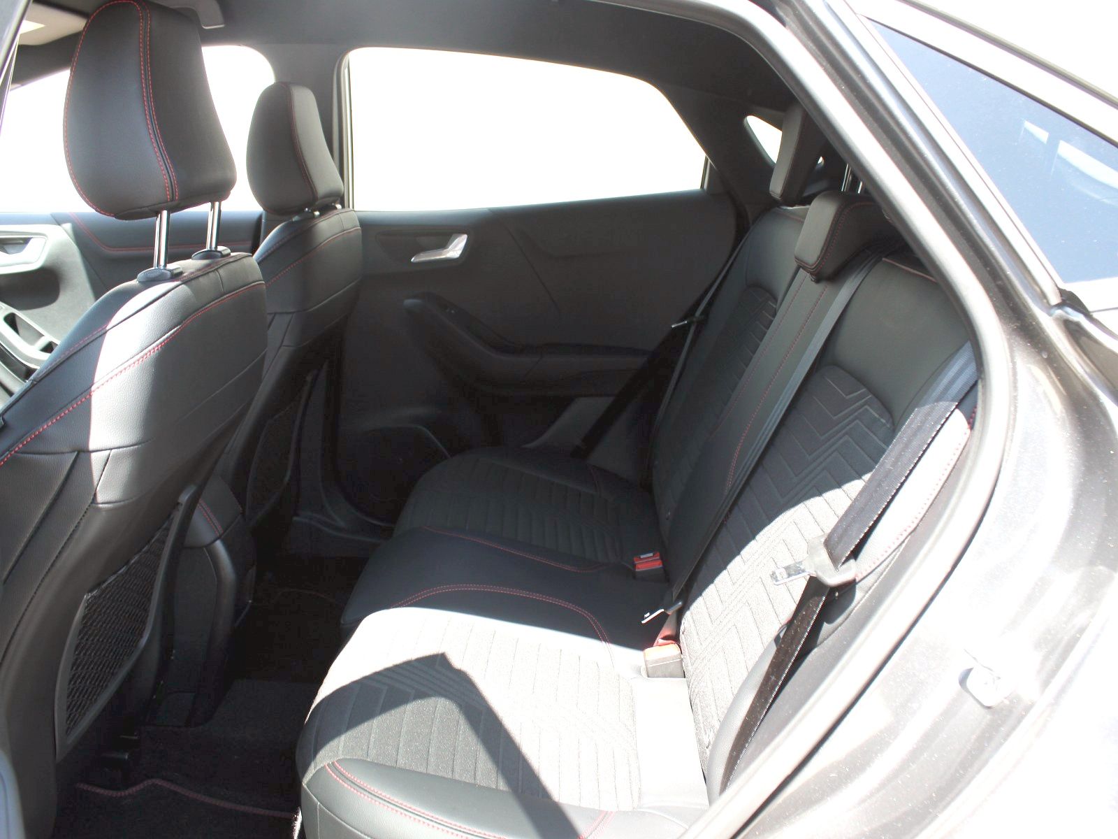 Fahrzeugabbildung Ford Puma ST-Line X 1,0 EcoBoost Mild Hybrid