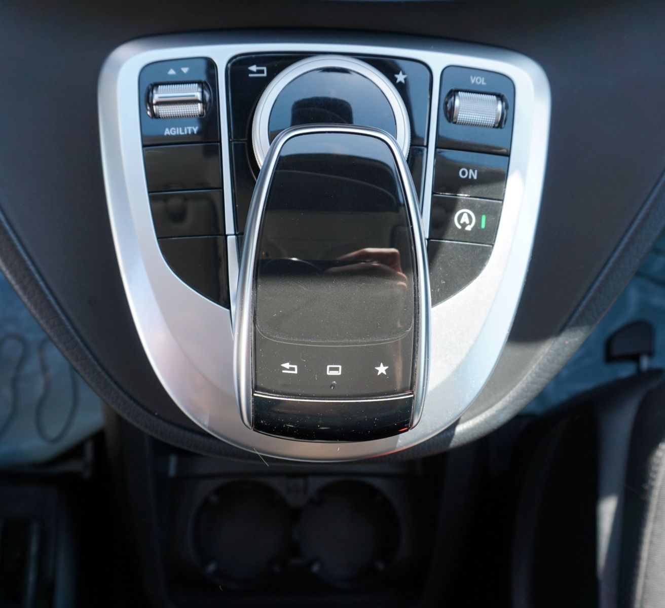 Fahrzeugabbildung Mercedes-Benz V 220d EDITION lang  7 Sitze,Navi,AHK,SR+WR