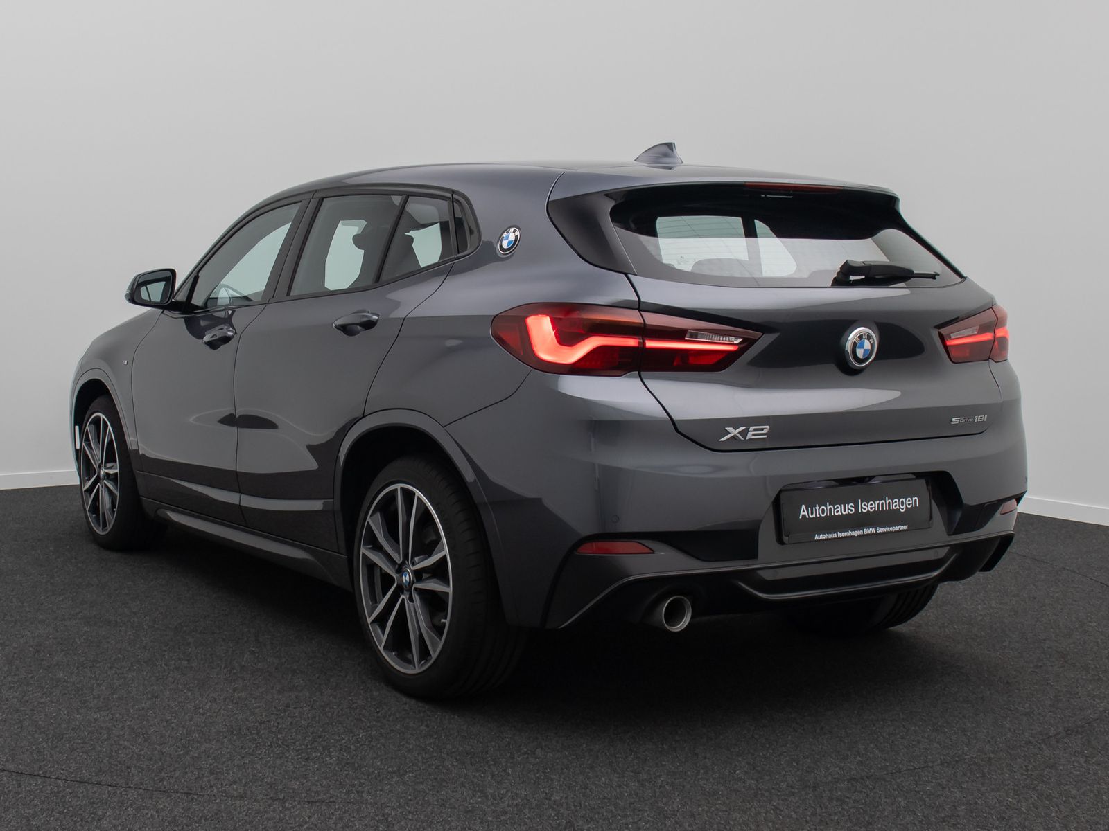 Fahrzeugabbildung BMW X2 sD18i M Sport AHK Kamera GeschwindiReg 19Zoll
