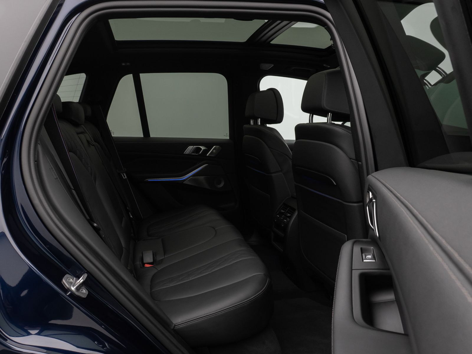 Fahrzeugabbildung BMW X5 xD40i M Sport Panorama 360°Laser HUD DAB B&W