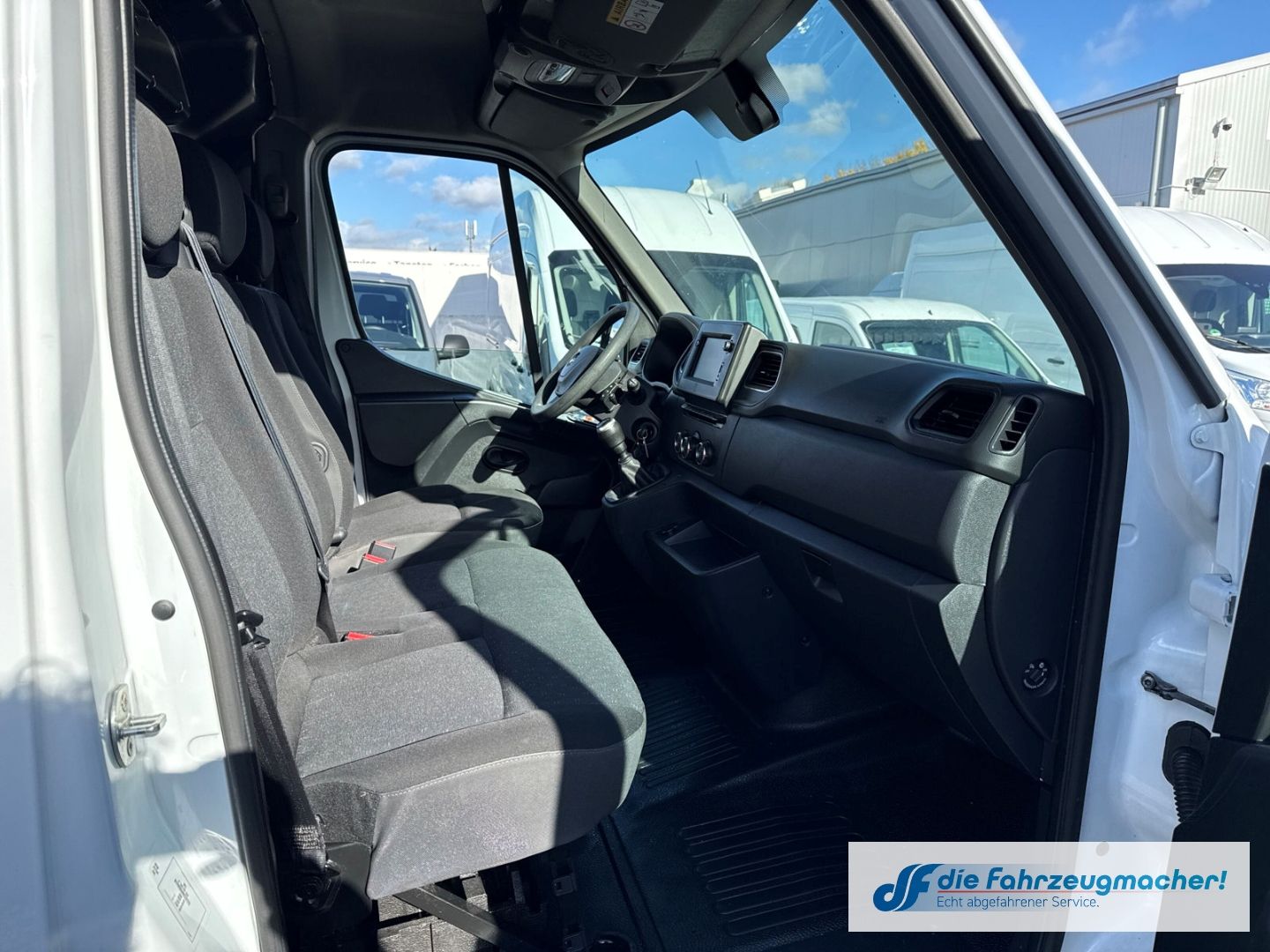 Fahrzeugabbildung Opel Movano B Kasten Kombi HKa L3H2 3,5t 2.3 CDTI Bit