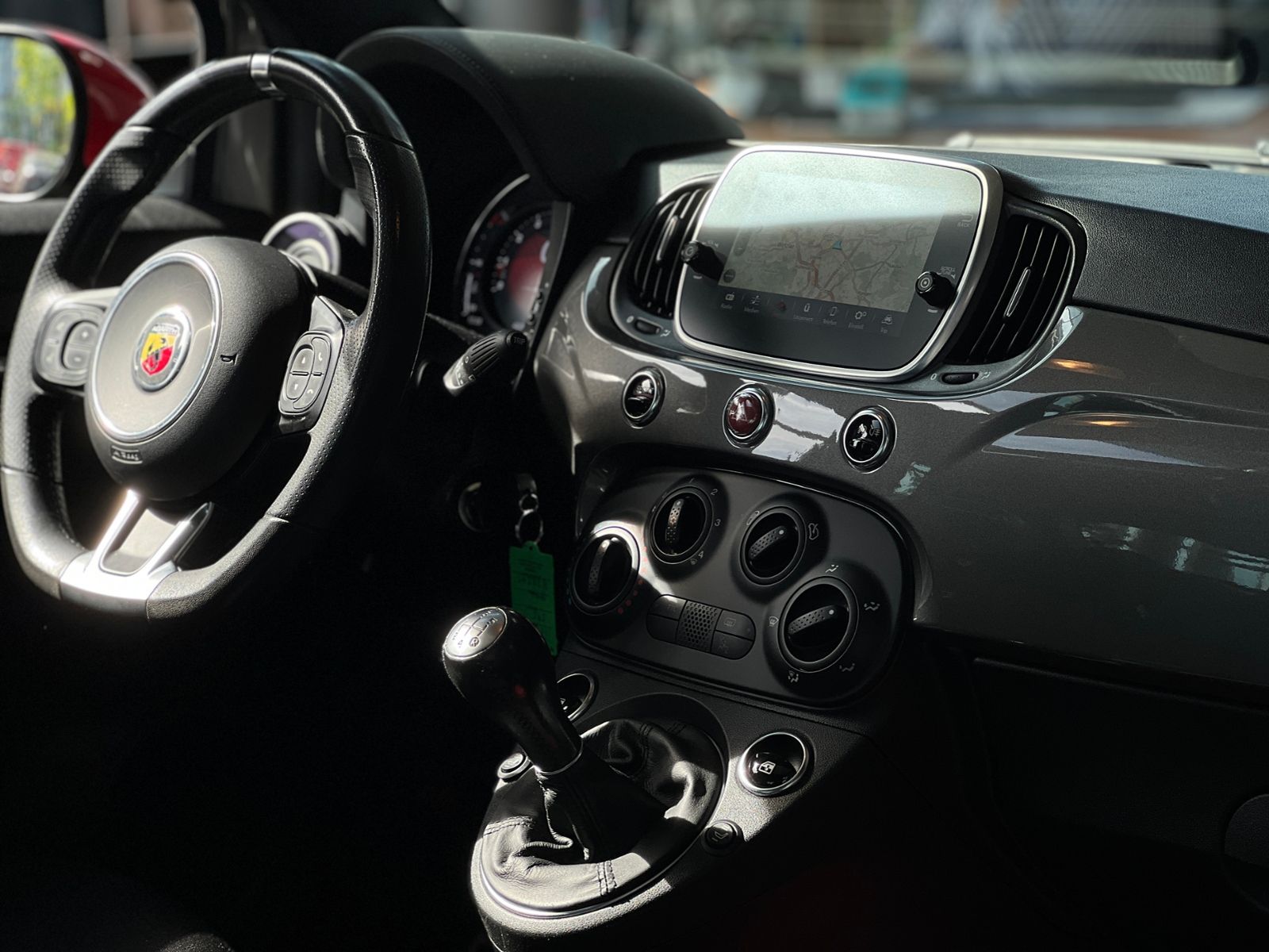 Fahrzeugabbildung Abarth 595 Skydome PANO XEN NAV SHZ PDC ALU