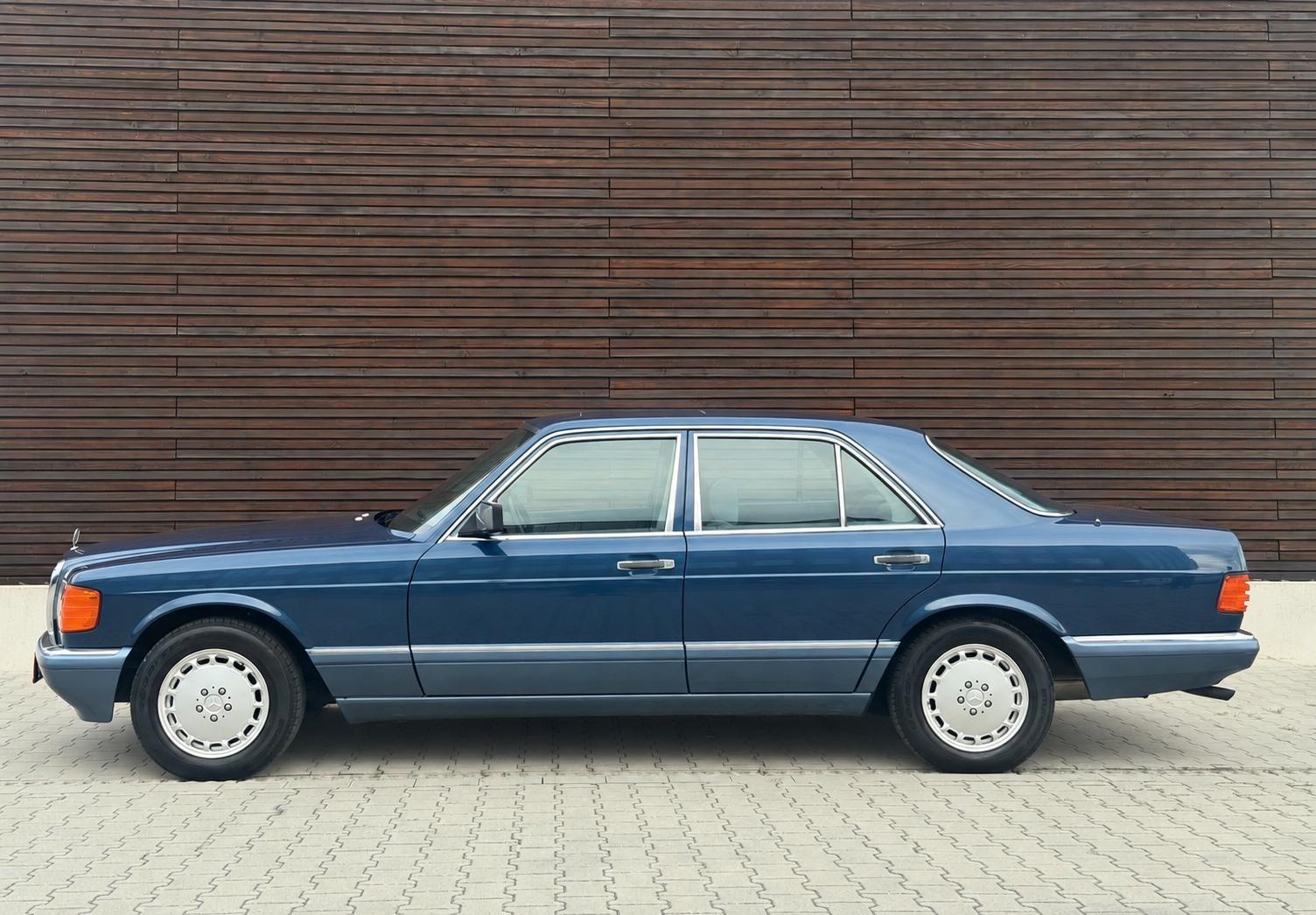 Mercedes-Benz 300 SE W126  / 2 HAND / MERCEDES SCHECKHEFT
