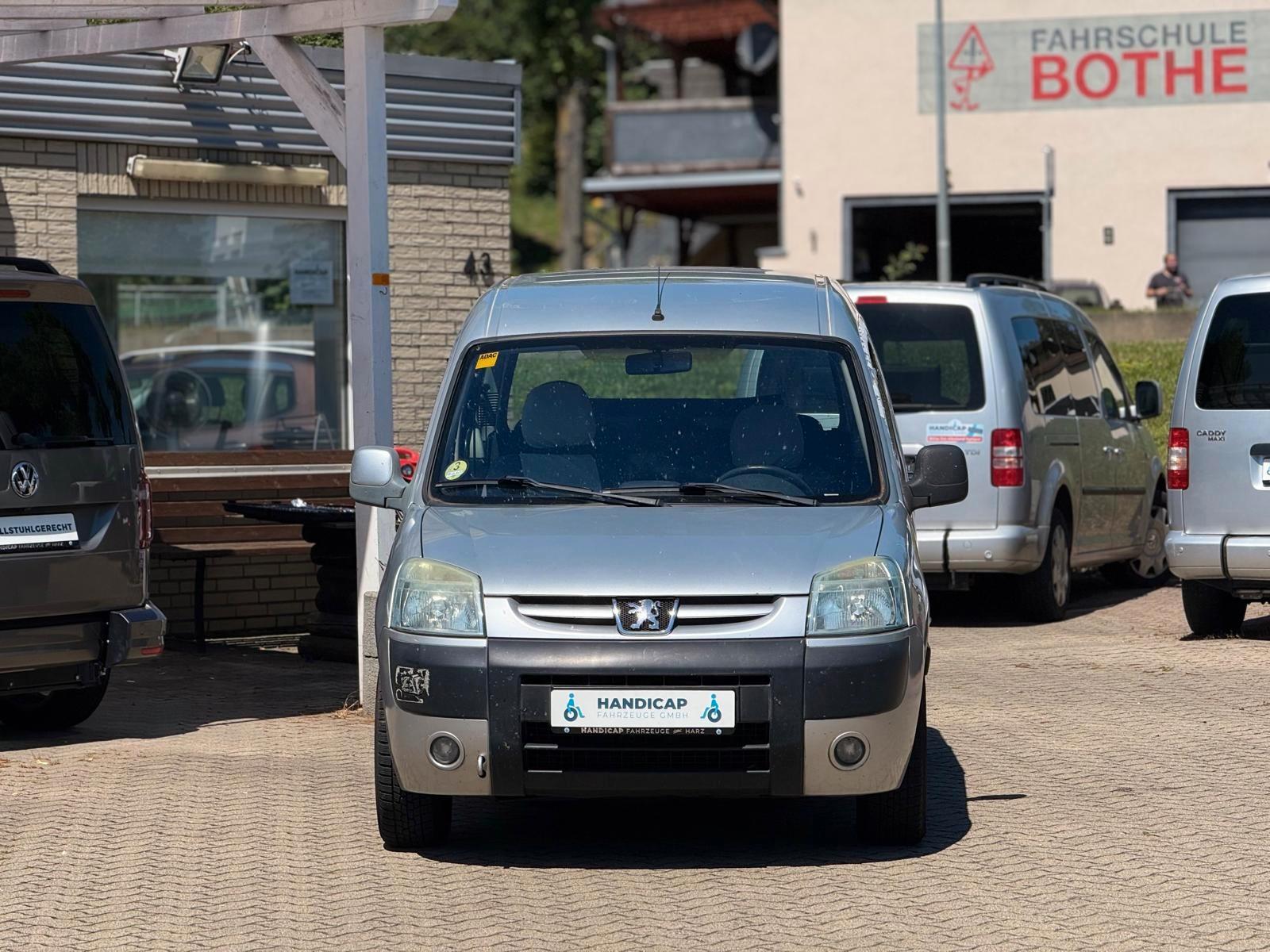 Peugeot Partner Behindertengerecht-Rampe