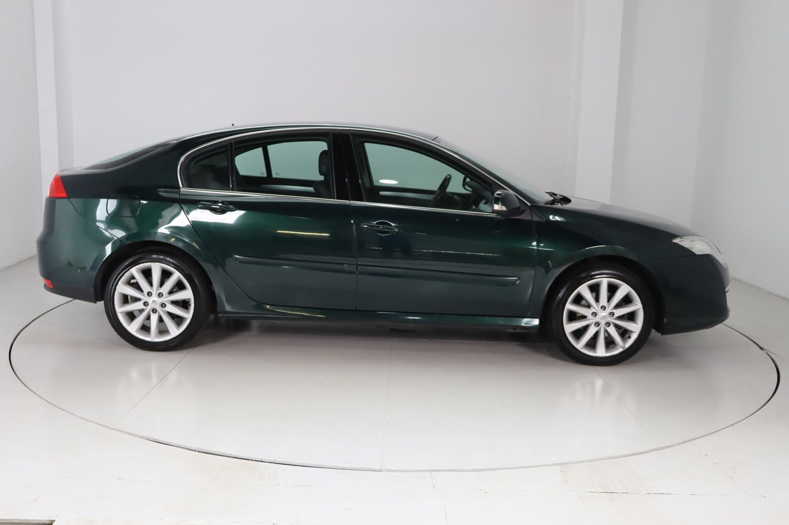 Fahrzeugabbildung Renault Laguna Dynamique 2.0 16V * HU/AU bis 07.26 * AHK