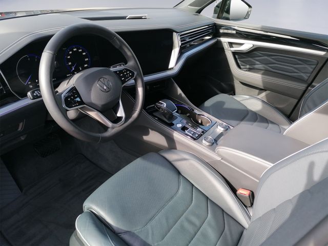 Touareg Elegance 3.0 eTSI 4M HEAD-UP+LUFT+PANO+