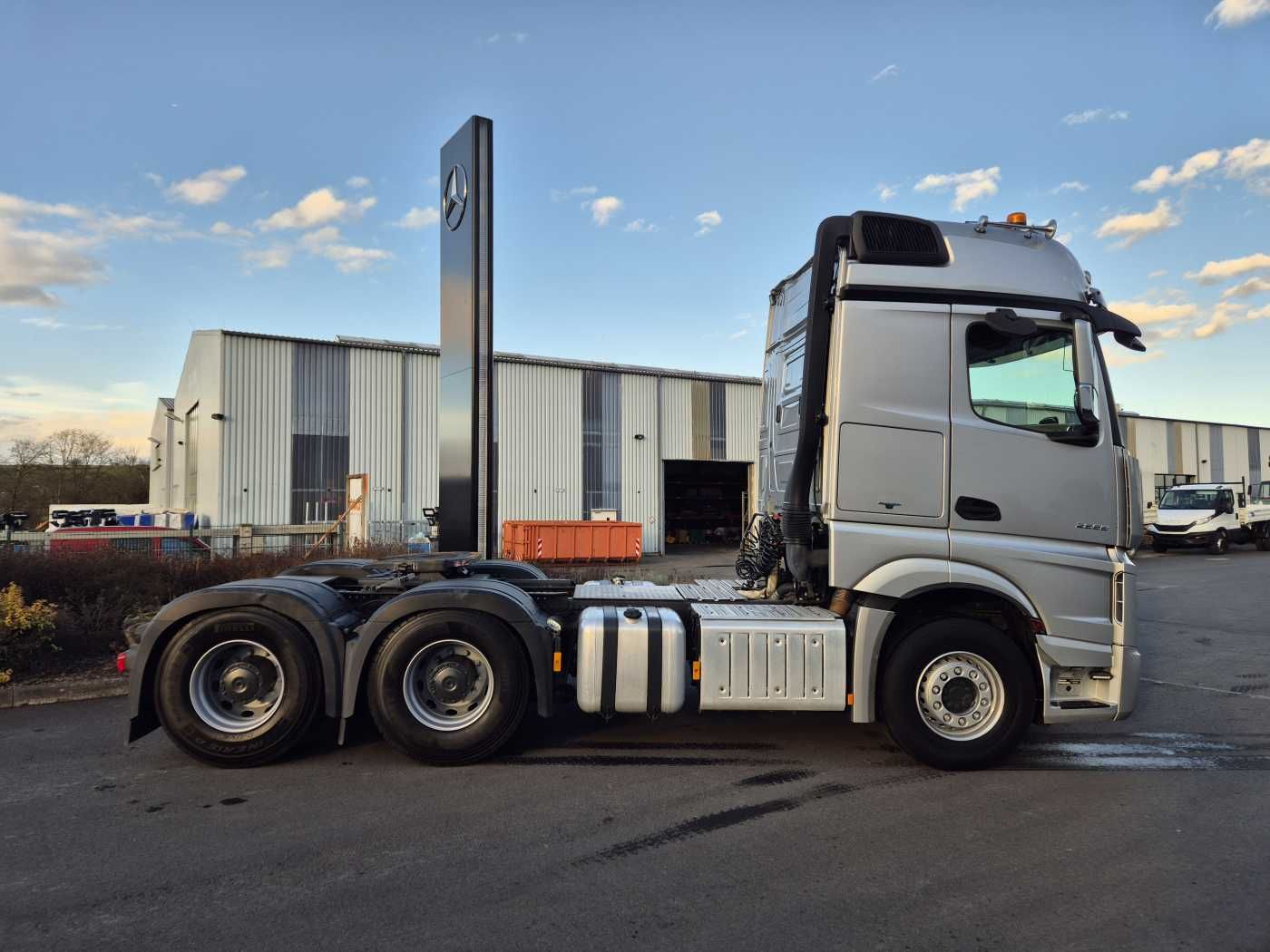 Fahrzeugabbildung Mercedes-Benz Actros 2658 LS 6x4 Turbo Retarder 120t BigSpace