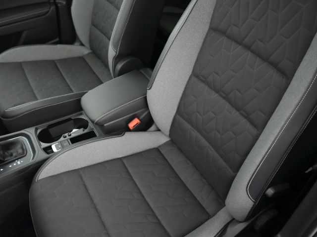 Touran COMFORTLINE DSG+LED+AHK+NAVI+SPORTFAHRWER