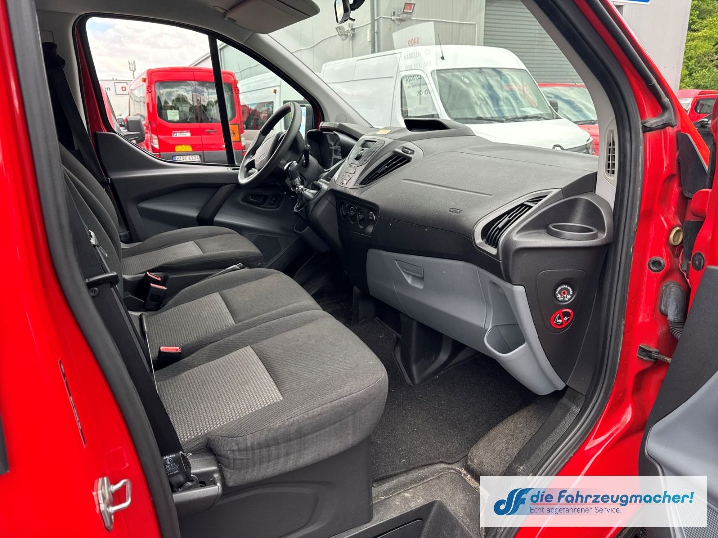 Fahrzeugabbildung Ford Transit Custom Kombi 300 L1 2.2 TDCi *8409