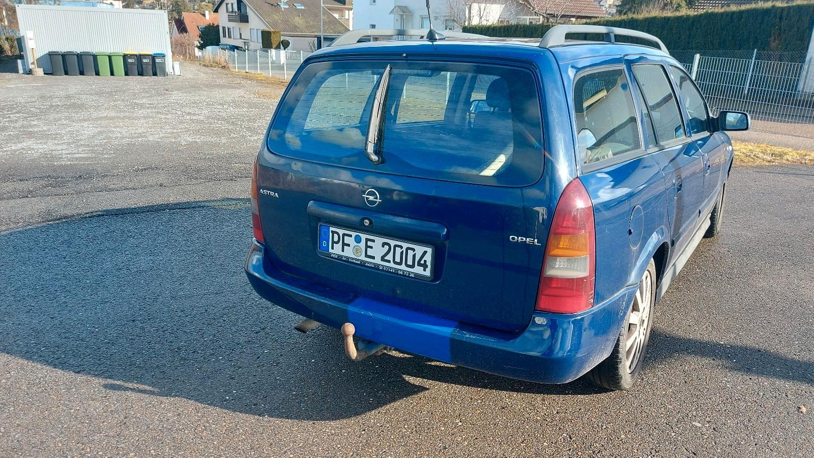 Opel Astra 2004 — interior
