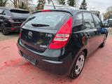 Hyundai i30 blue 1.4 Comfort - Hyundai i30: Comfort
