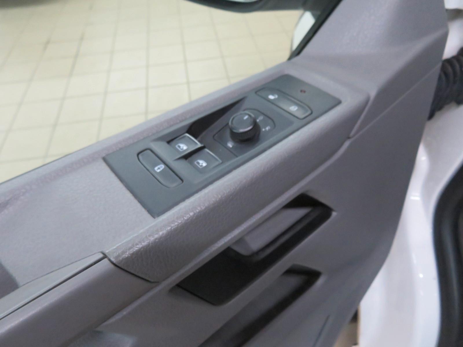 Volkswagen T6.1 Kasten 2.0 TDI Lang LR*LED*AHK*Sthzg*PDC*