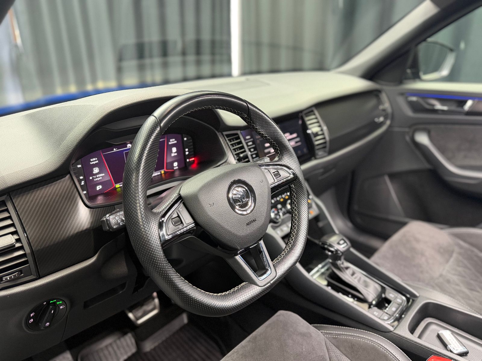 Fahrzeugabbildung SKODA Kodiaq Sportline 4x4|CANTON|360°|AHK