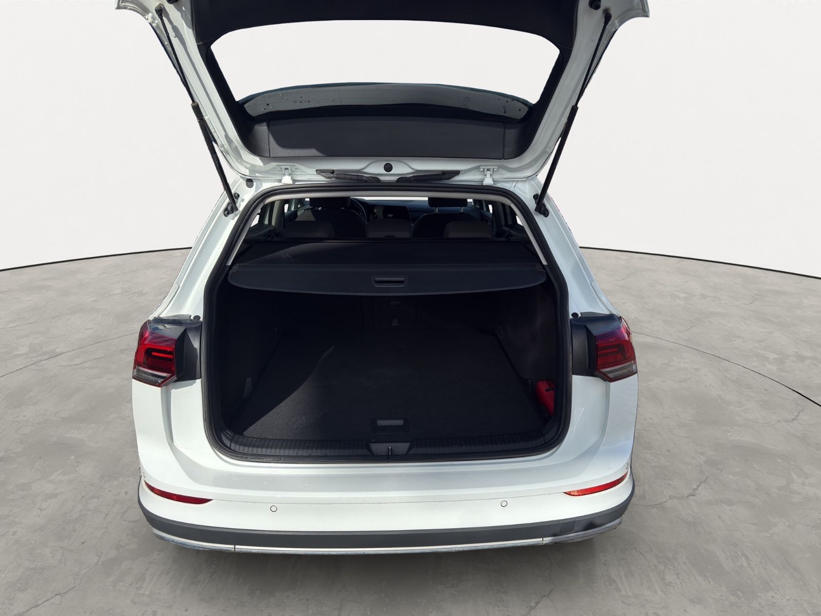Golf VIII Variant Alltrack 4Motion*NAVI*1.HAND*