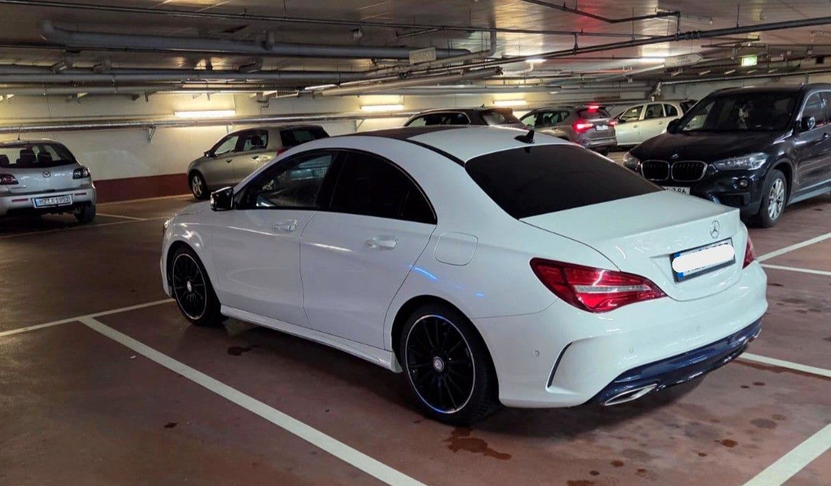 MERCEDES-BENZ CLA 200 AMG Line AMG Line