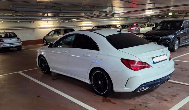 MERCEDES-BENZ CLA 200 AMG Line AMG Line