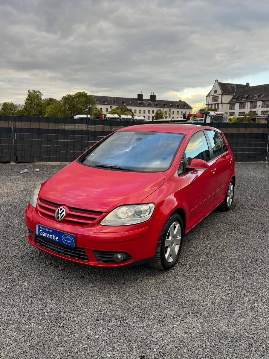 Volkswagen Golf Plus 2006 — салон