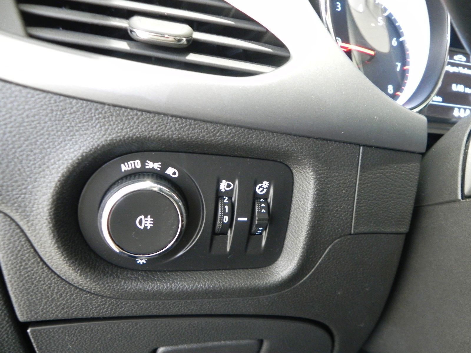 Fahrzeugabbildung Opel Astra K ST 1.4T NAVI/PDC/SHZ/TEMP./ALU16"