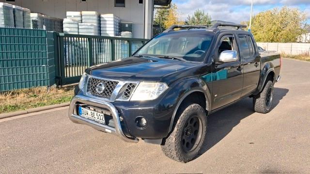 Nissan Navara Pickup Double Cab LE V6 4X4