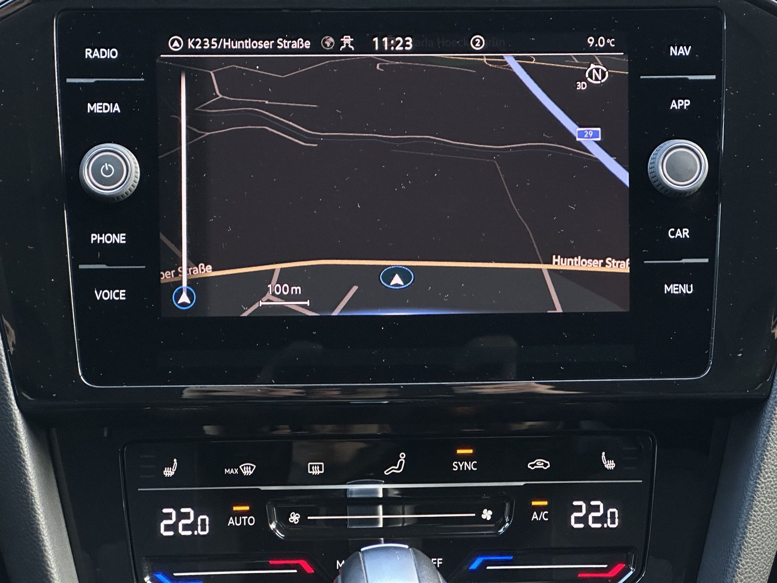 Fahrzeugabbildung Volkswagen Passat Variant 2.0 TDI DSG Business NAV+LED+ACC