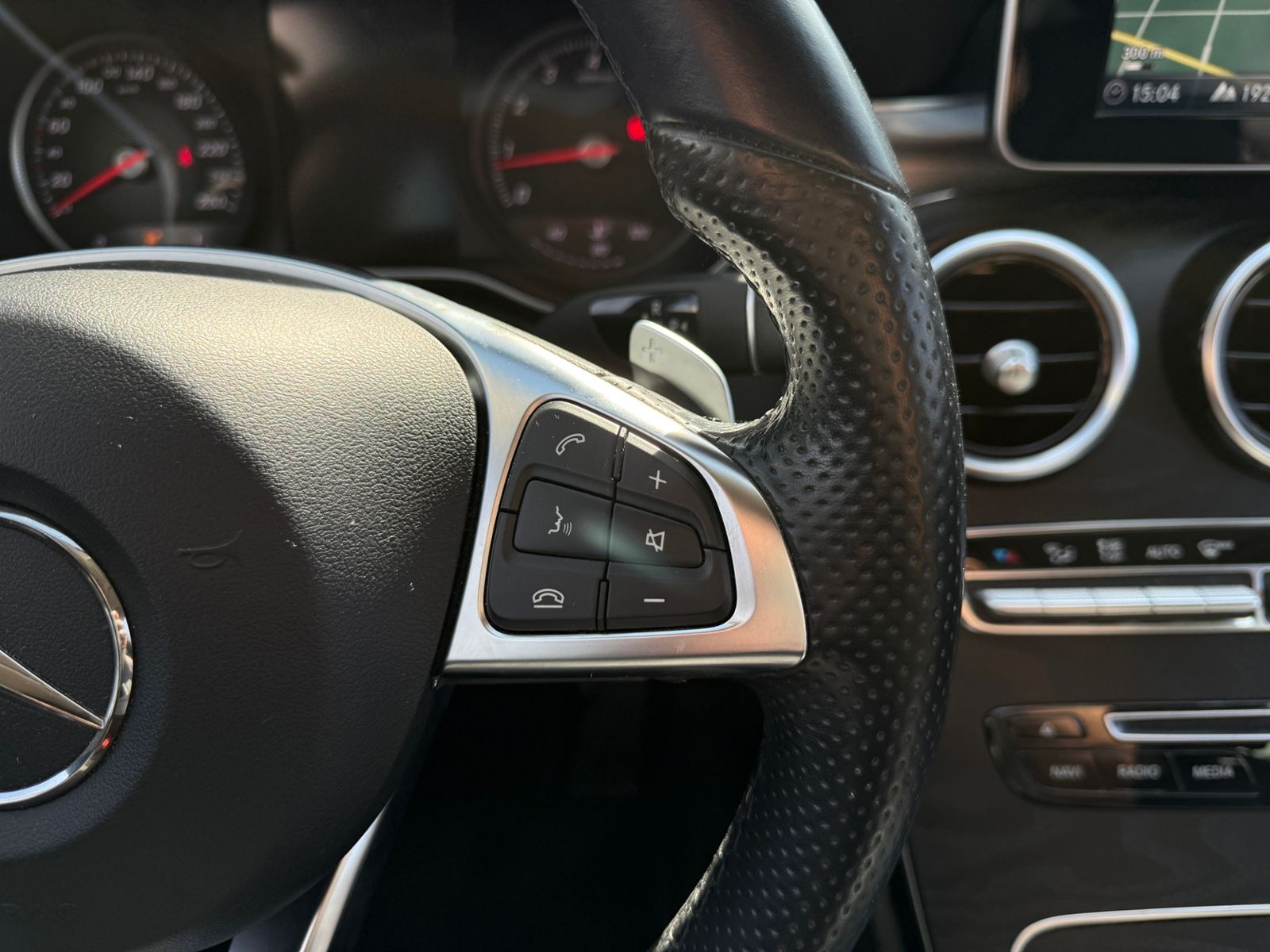 Fahrzeugabbildung Mercedes-Benz C 200 9G-TRONIC AMG Line DISTR. NAVI LED