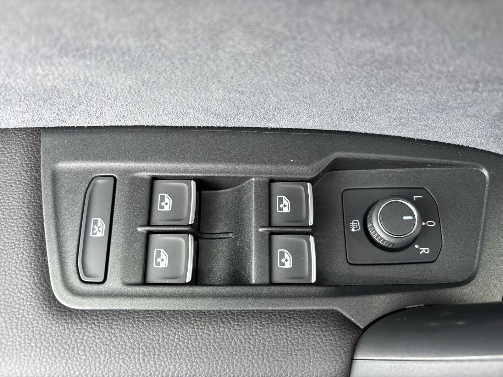 Tiguan 2.0 TSI R 4Motion, PANO, Design Paket, Re