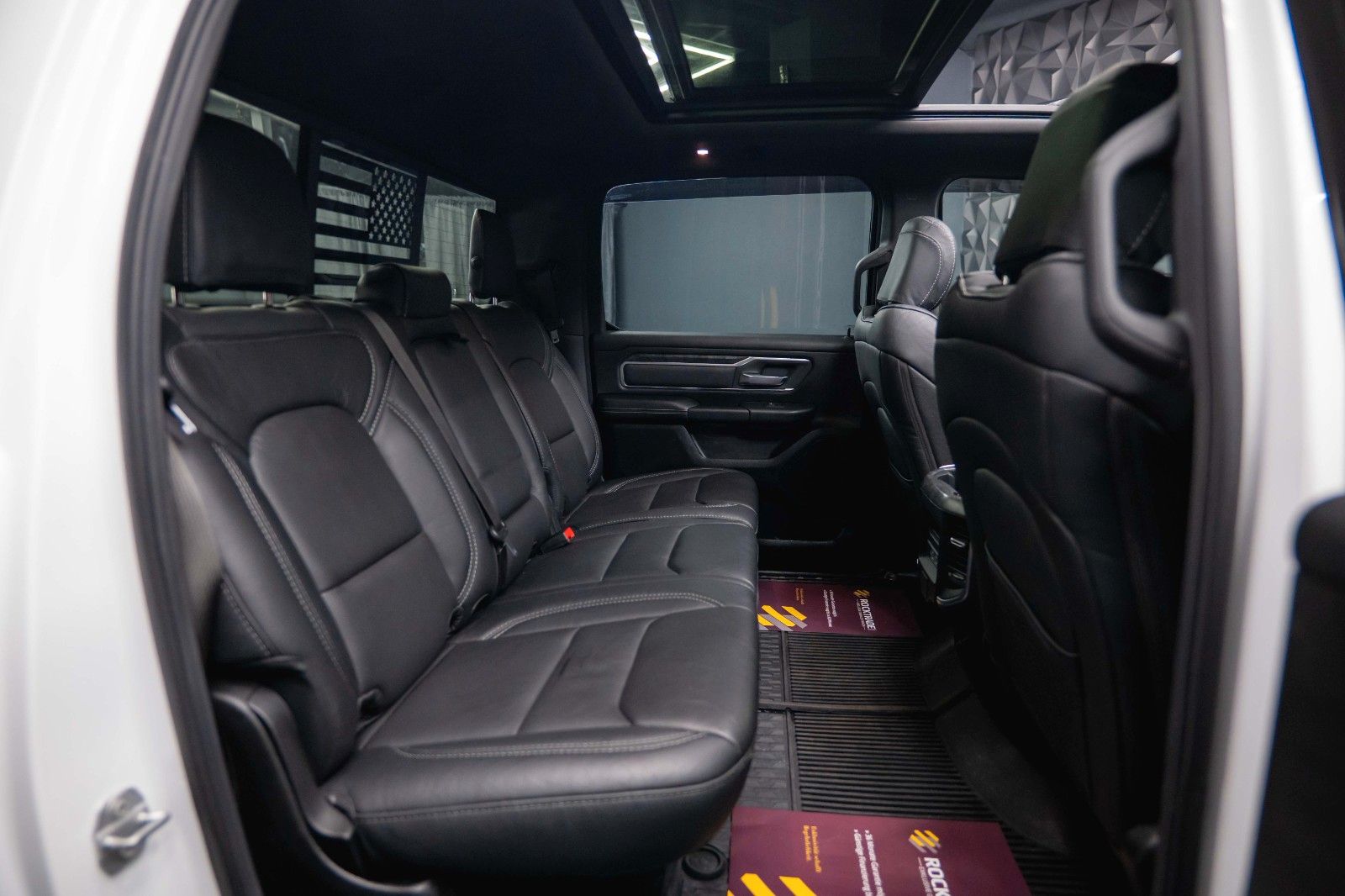 Fahrzeugabbildung Dodge RAM 5.7 V8 HEMI 4x4 OFFROAD Night-Paket *PANO*