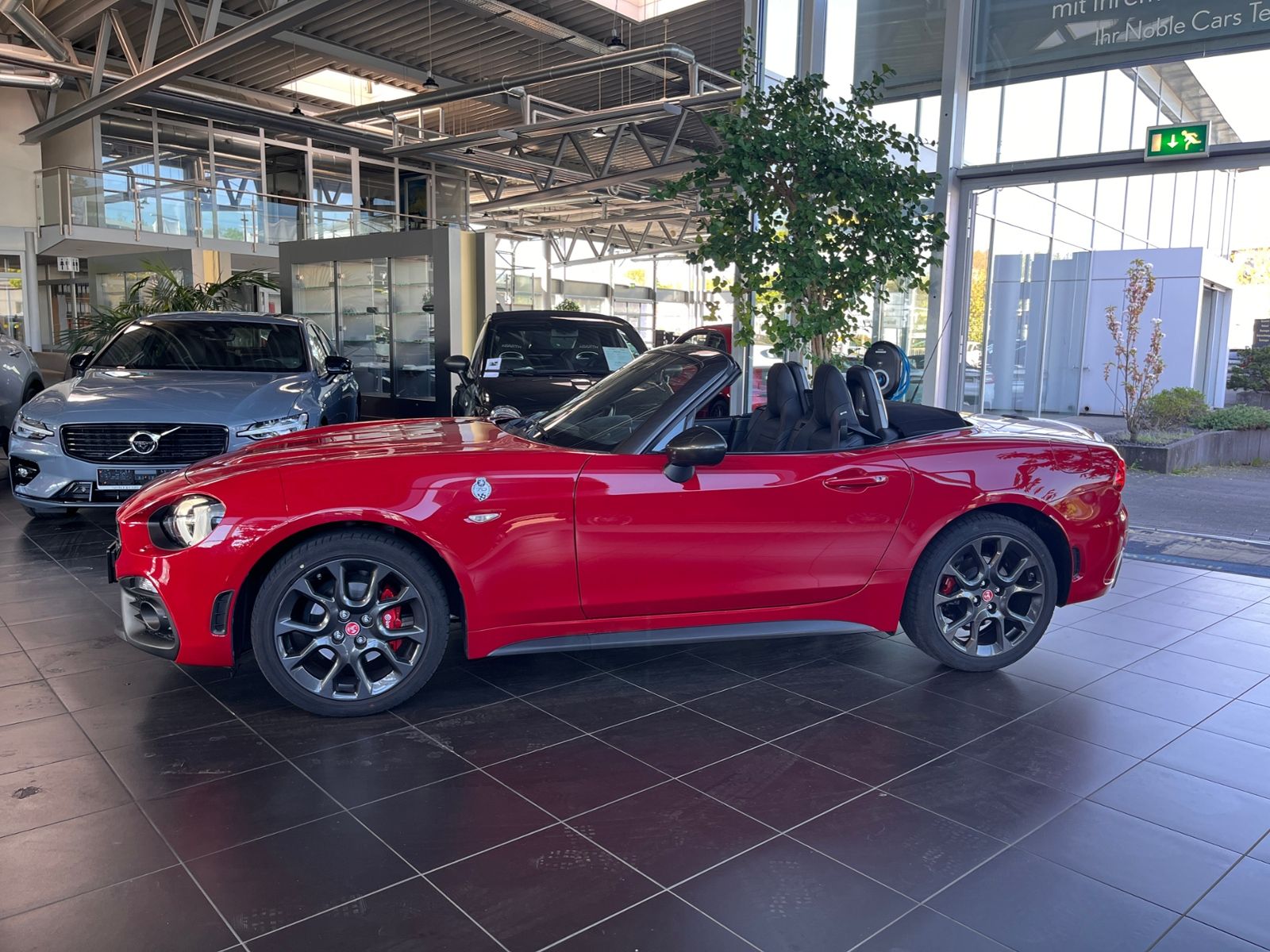 Fahrzeugabbildung Abarth 124 Spider Turismo LED BOSE NAVI