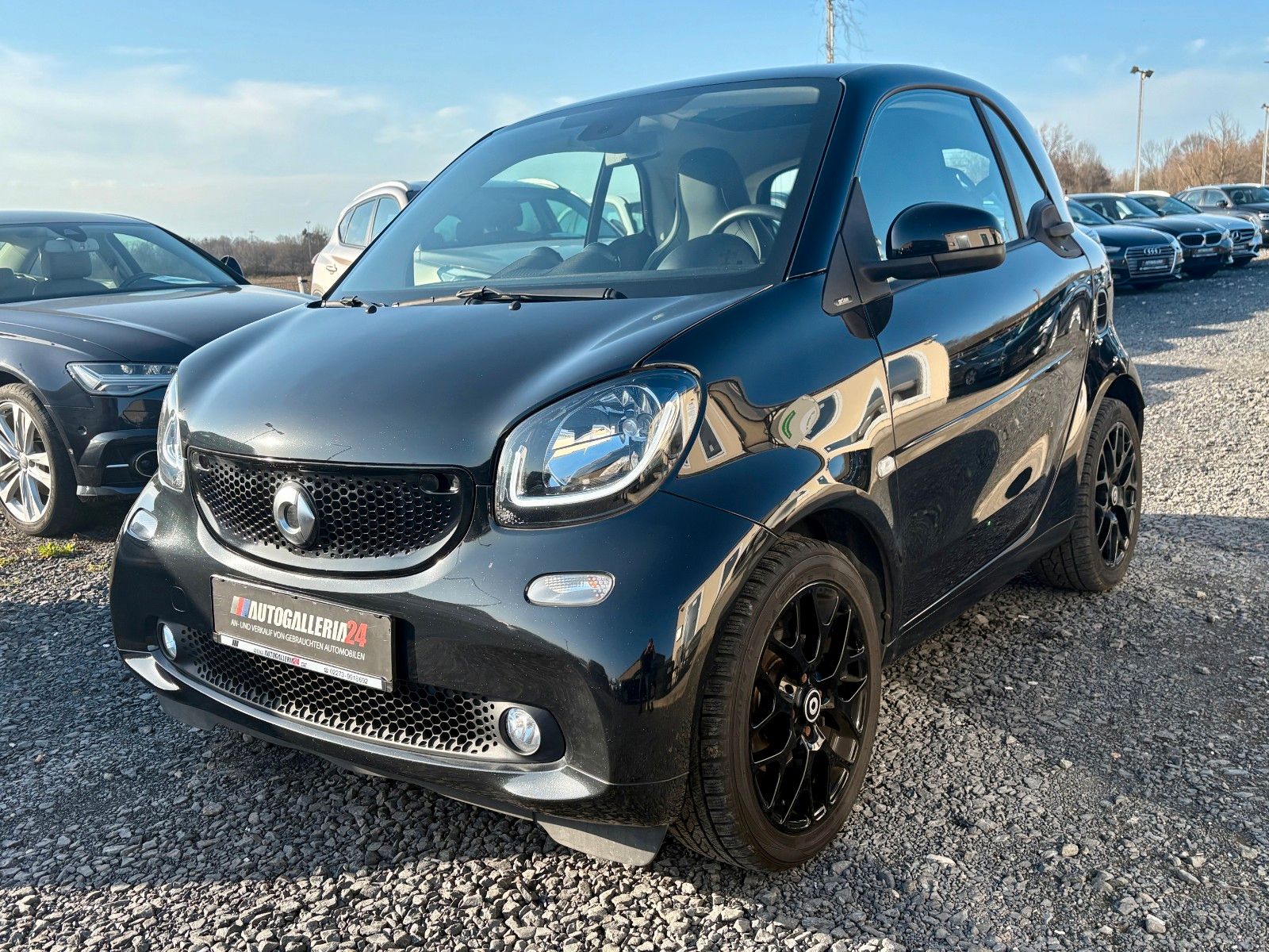 Fahrzeugabbildung Smart ForTwo Coupé Aut. Leder SPORTPAKET 90PS Panorama