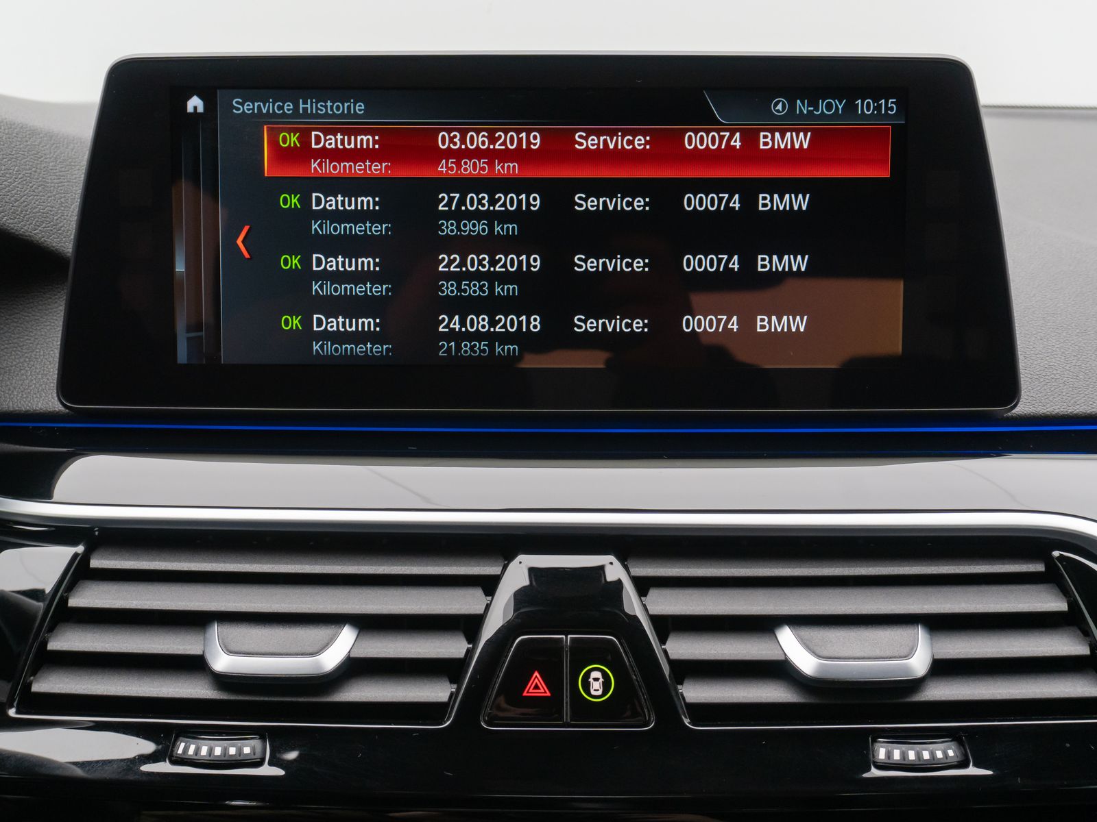 Fahrzeugabbildung BMW 530d Sport Line ACC Kamera HUD HiFi DisplayKey