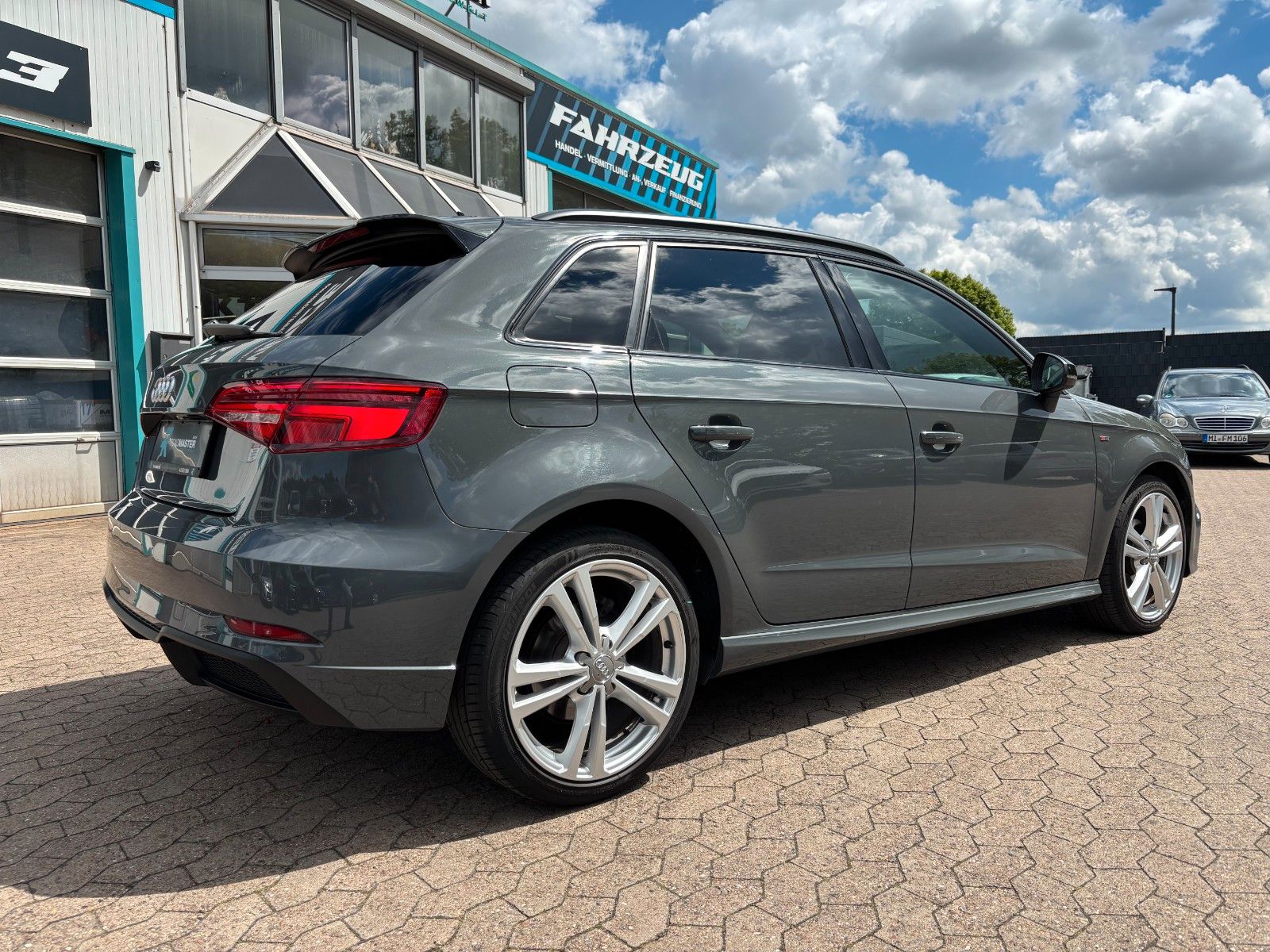Audi A3 Sportback S-Line 30 TDI design/TÜV NEU/AHK foto 4