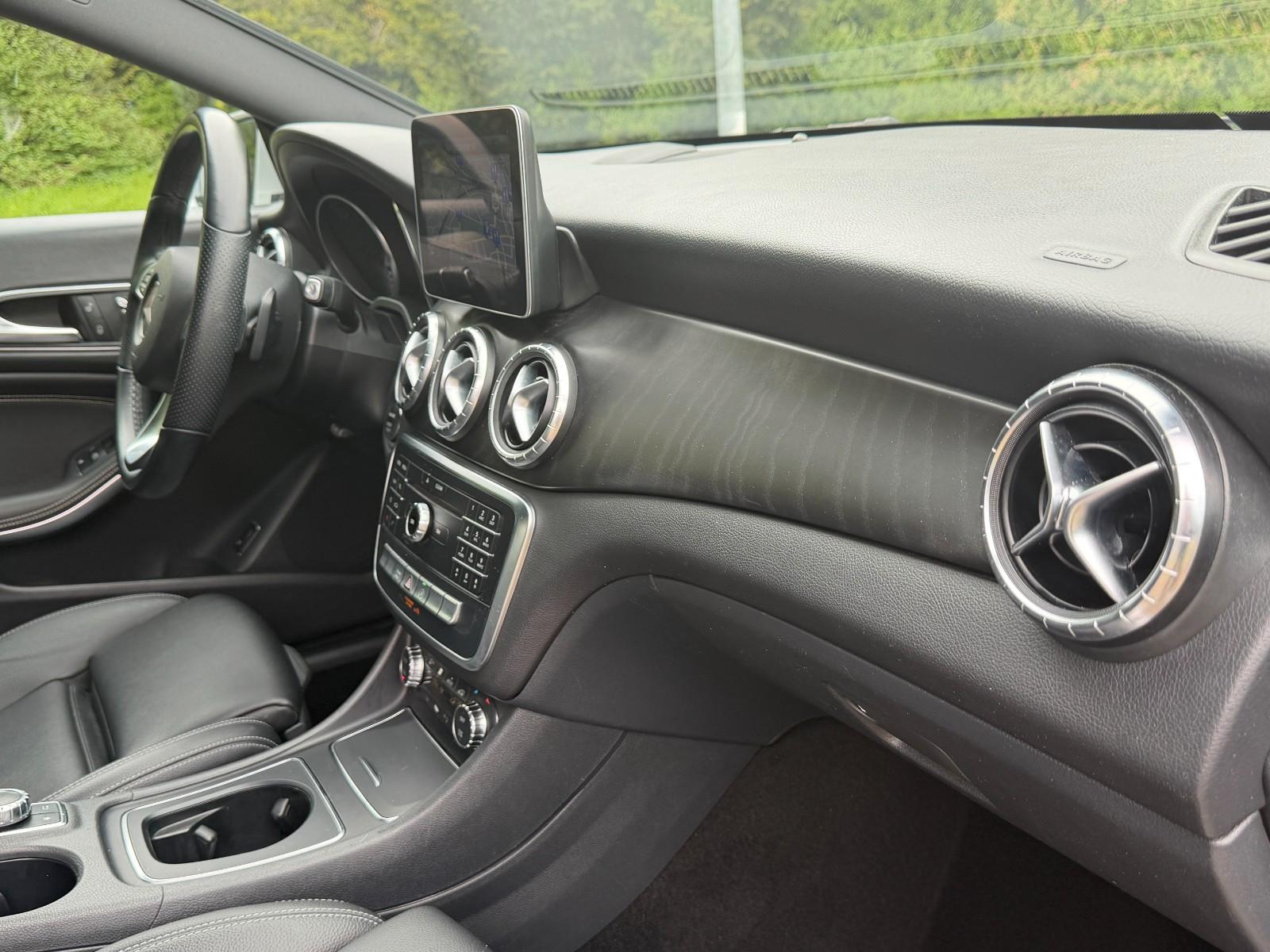 Mercedes-Benz CLA 250 Coupe *Leder *Navi *Kamera *Memory *LED