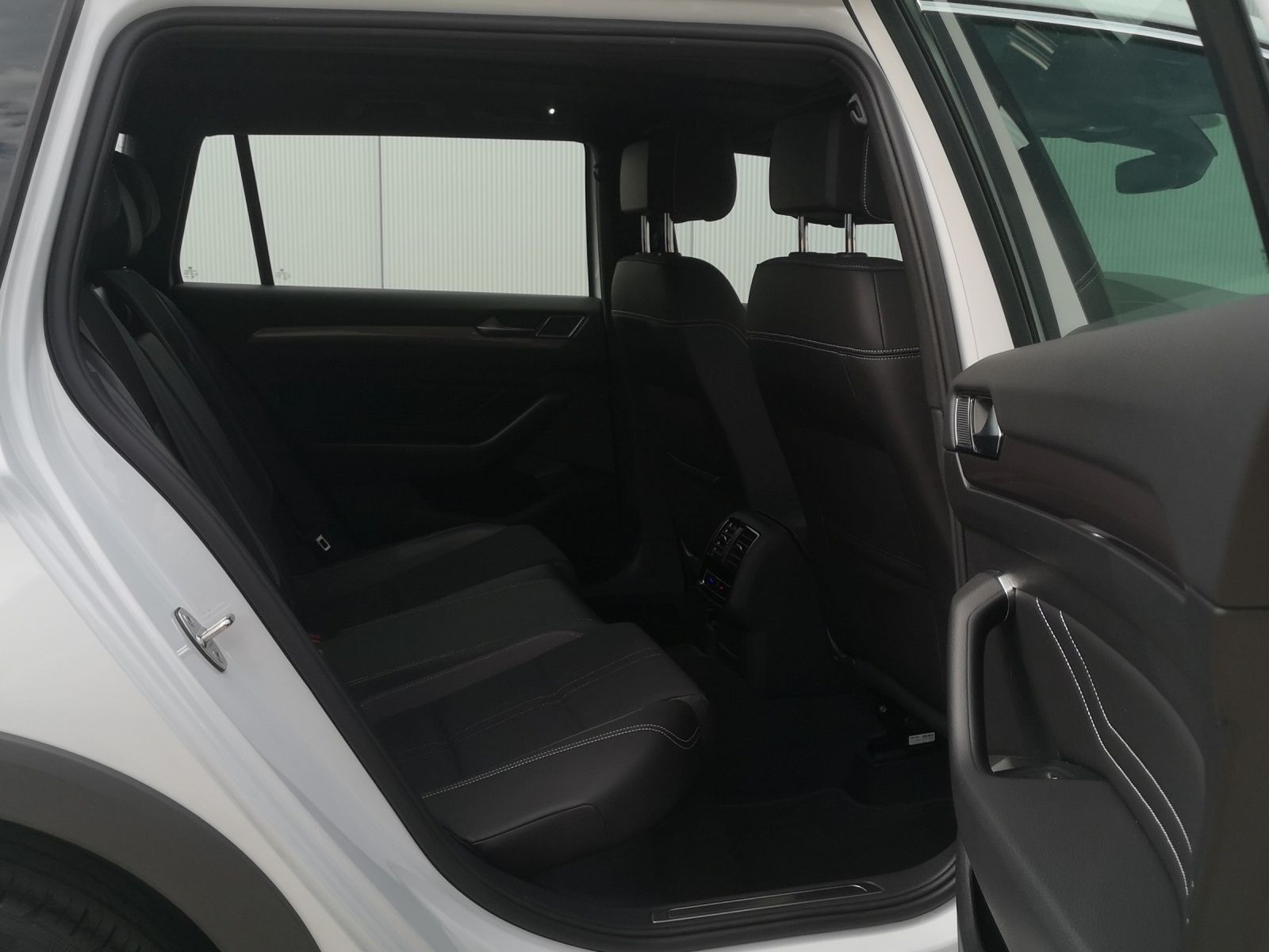 Volkswagen Passat Alltrack - Bild 24