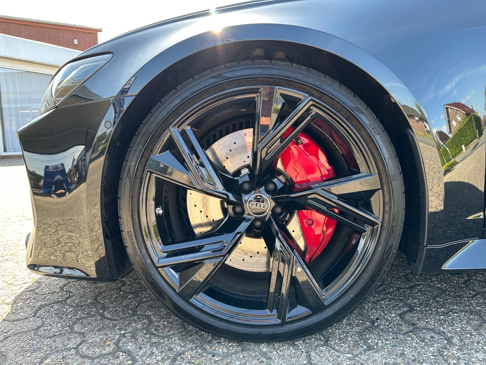 Fahrzeugabbildung Audi RS6  Avant 4.0 TFSI quattro Pano/AHK/STHZ/8-fach
