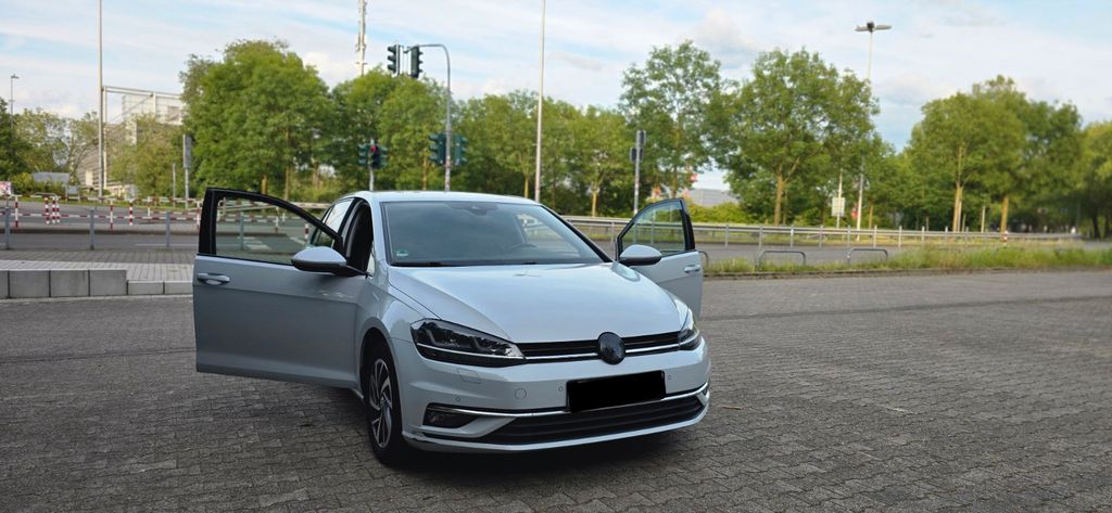 Image of Volkswagen Golf