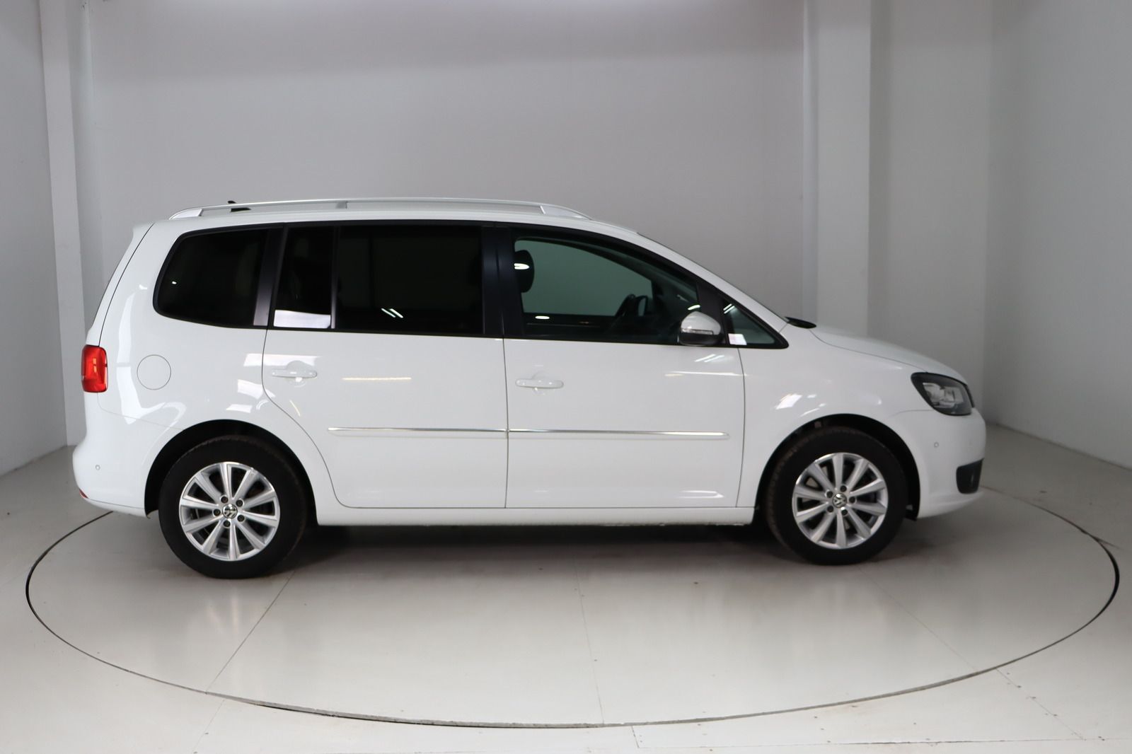 Fahrzeugabbildung Volkswagen Touran 2.0 TDI * Navi * RFK * Xenon *