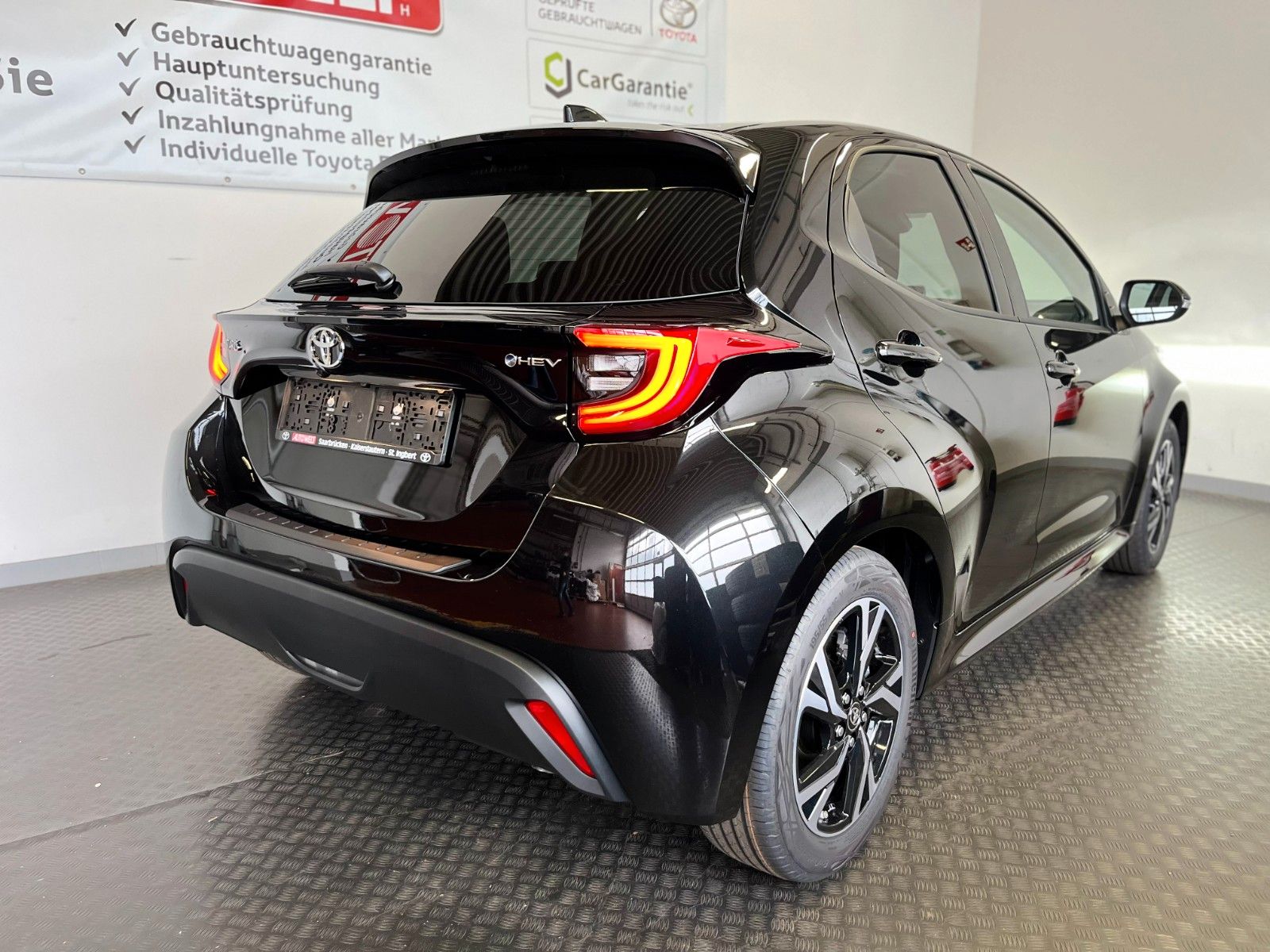 Fahrzeugabbildung Toyota Yaris Hybrid Teamplayer inkl. Comfort-Paket