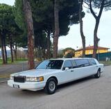 Andere Lincoln Continental LIMOUSINE Town Car Stretch 9 - Limousine Stretch mit Benzin-Antrieb