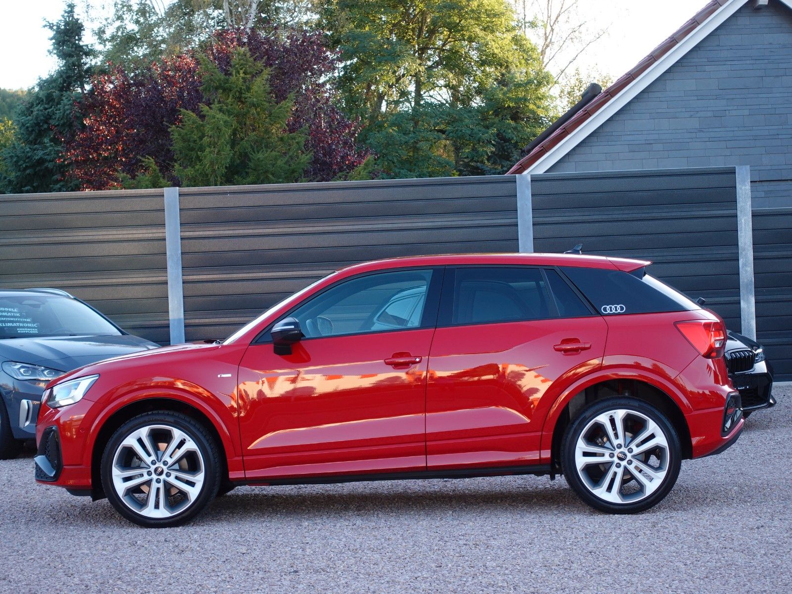 Fahrzeugabbildung Audi Q2 35 TFSI S tronic S line AHK/SONOS/19"LMR/....