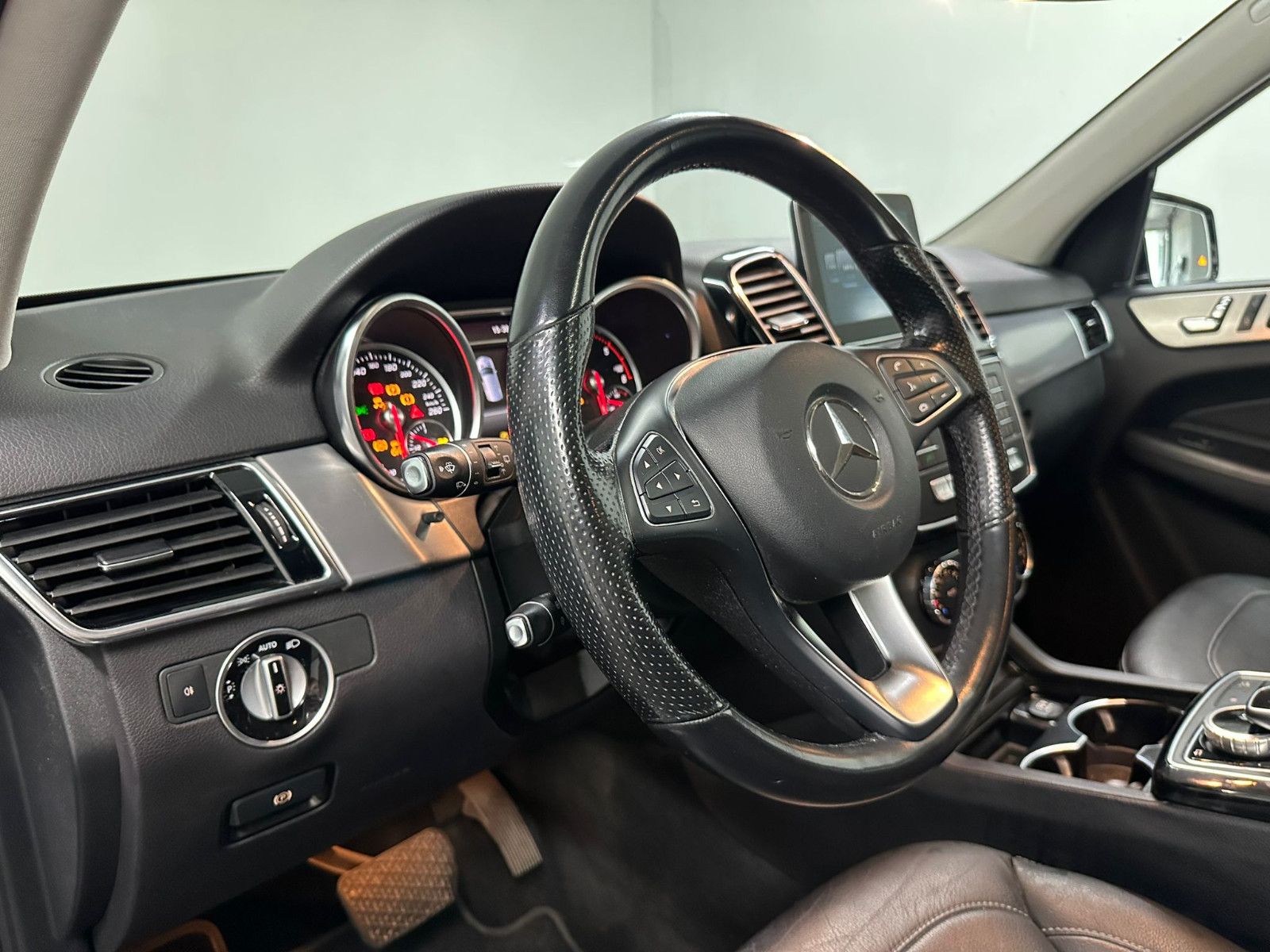 Fahrzeugabbildung Mercedes-Benz GLE 350 d 4MATIC *AHK*NAVI*IHC+*SCHIEBEDACH*LED