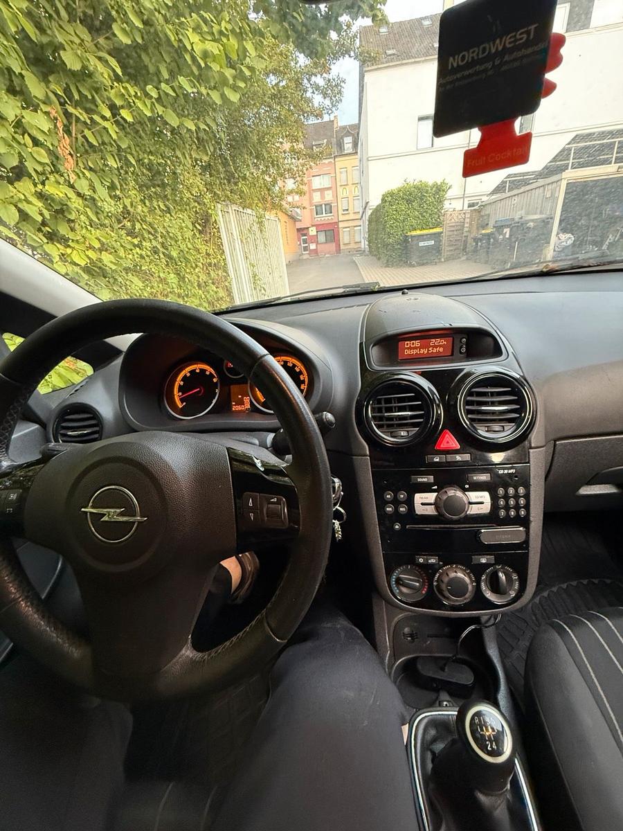 Opel Corsa 2010 — photo 9