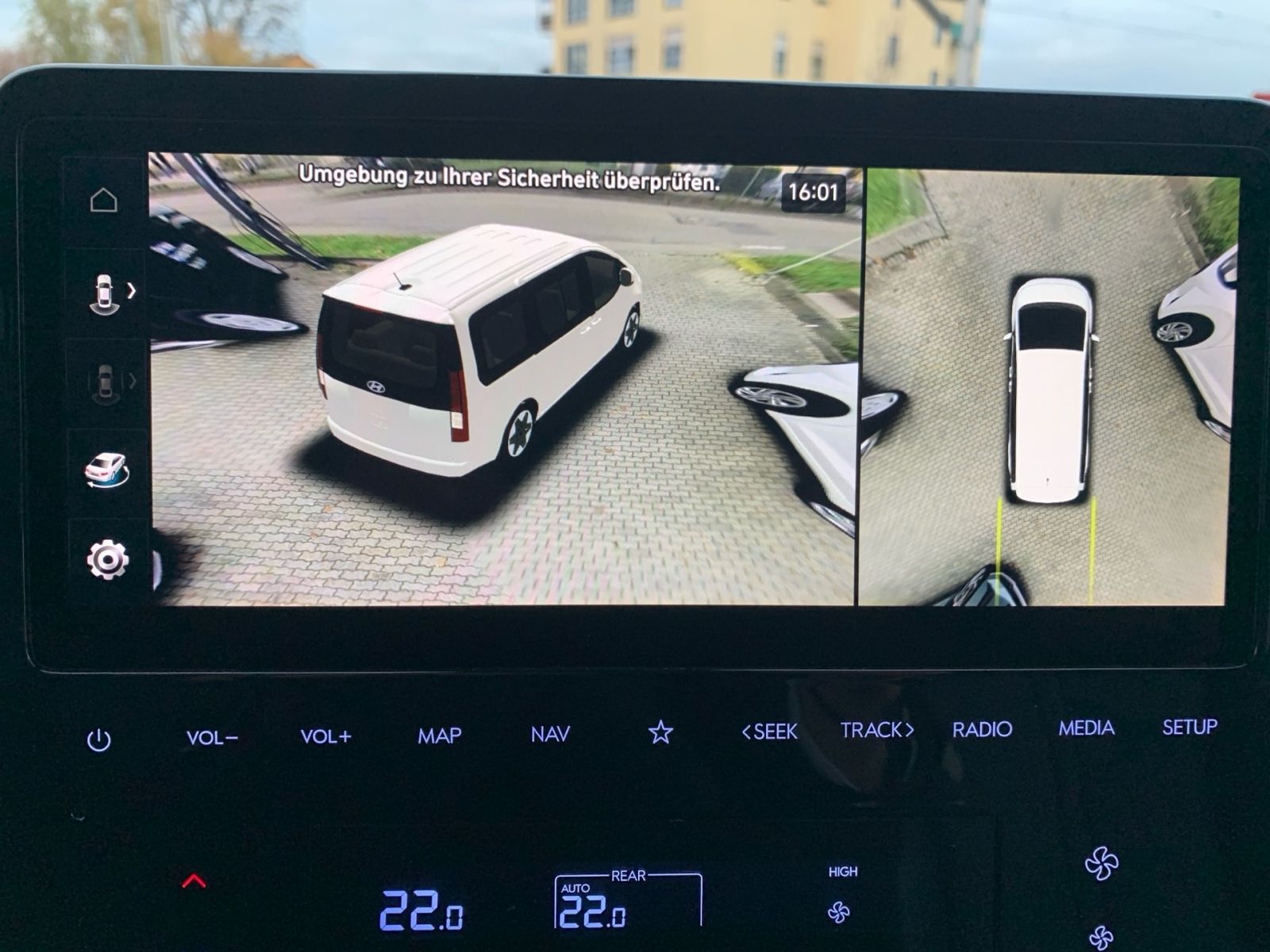 Fahrzeugabbildung Hyundai STARIA 2.2 CRDi Signature 4WD Leder AHK