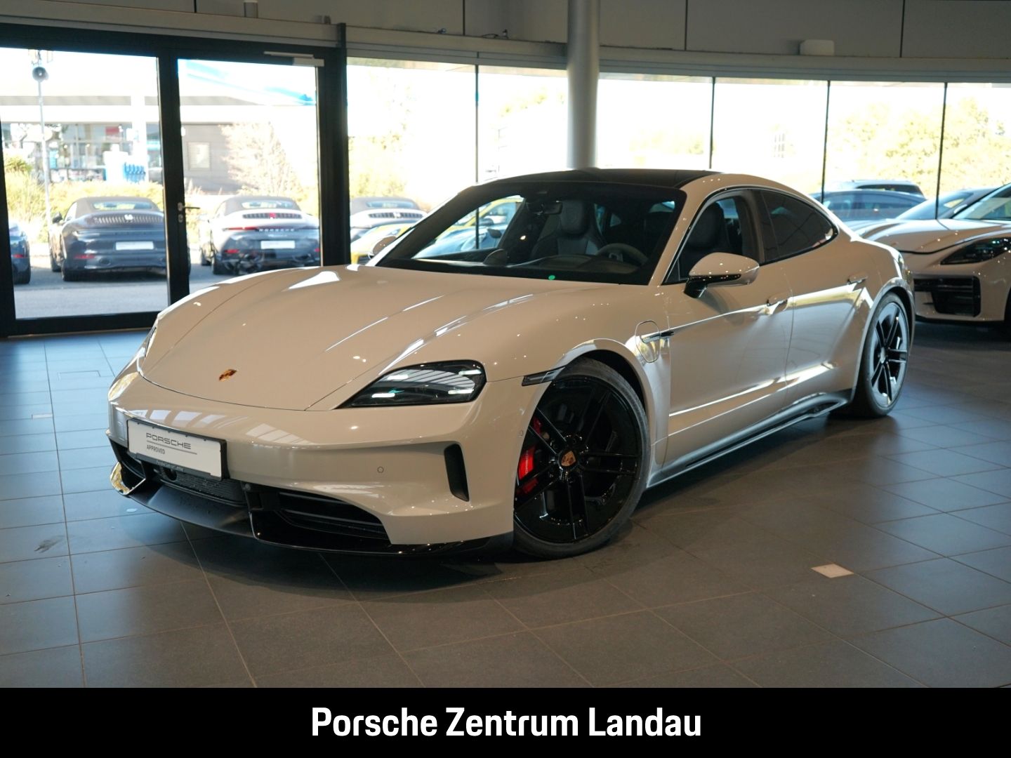 Porsche Taycan GTS Clubleder Active Ride InnoDrive Head-